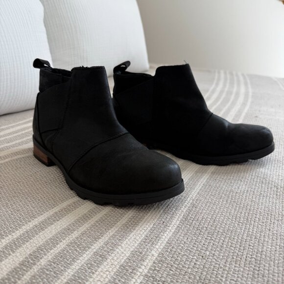 Sorel Emelie Chelsea Boots with Lug Sole - Waterproof - Picture 9 of 11